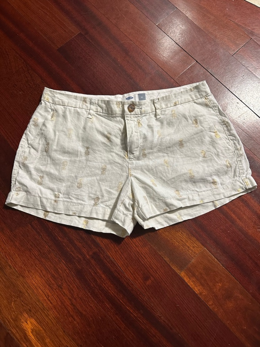 Old Navy Cream Linen Shorts with Gold Pineapple Accent